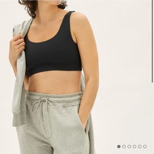 NWT Everlane the perform bra, sizes XS and Small in black